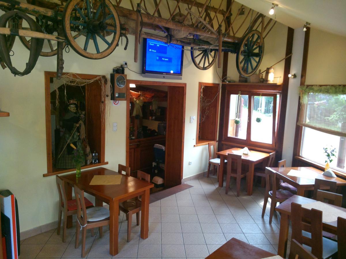 Gosciniec Halka Hostel Zwardon Exterior photo